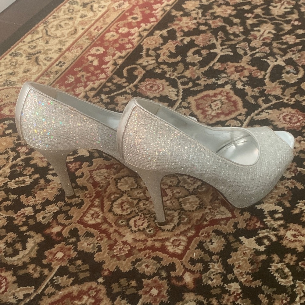 Worthington Silver Glitter Peep-Toe Heels - Picture 2 of 10